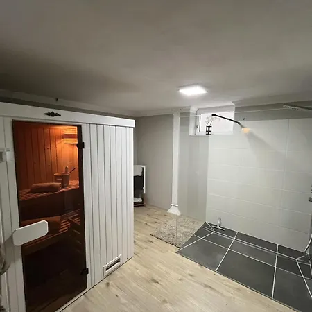 Mit Sauna Und Pool