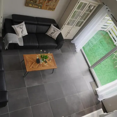 Luxus Mit Pool Appartamento Niederdürenbach